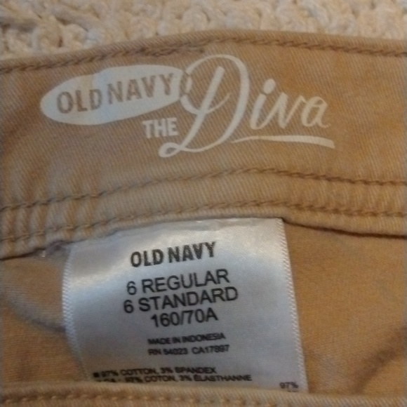 Size 6 khakis like new🩵 - Picture 6 of 9